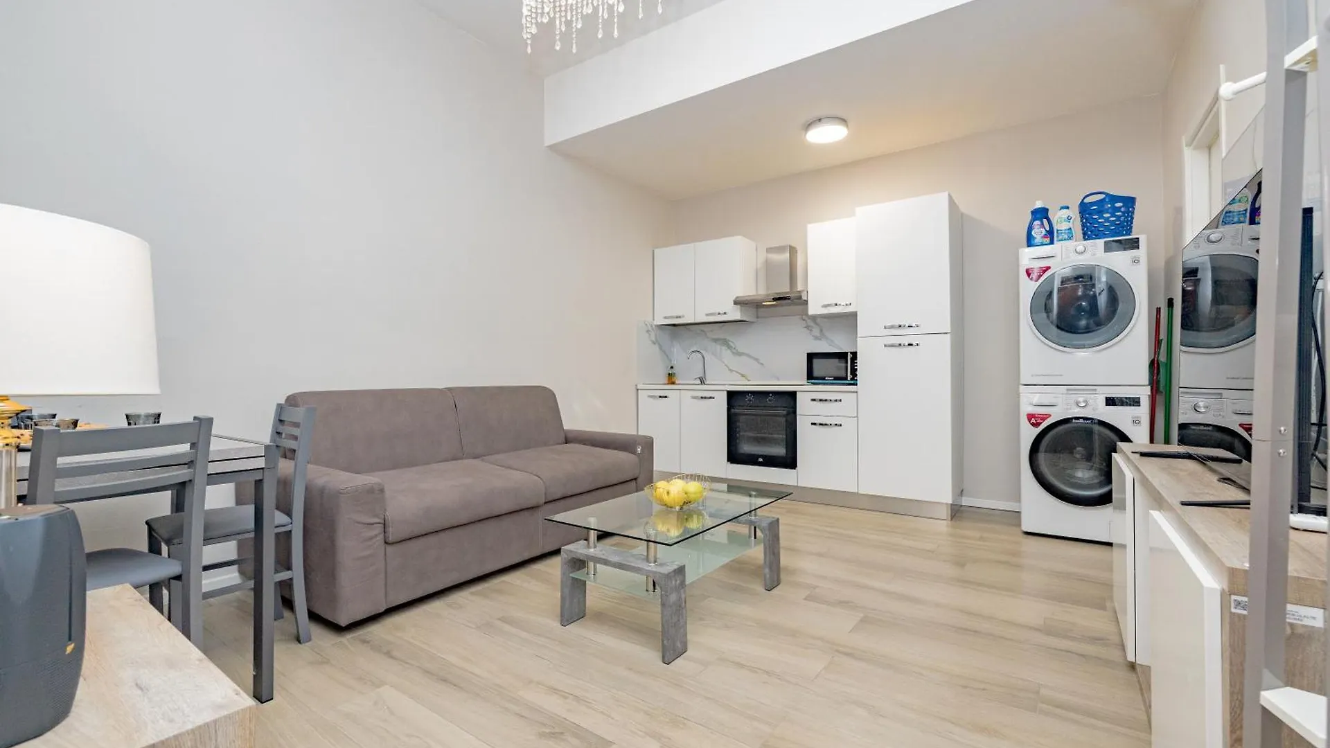 Torre Di Nolo - Milan Metro Station Turro M1 Apartment 0*,  Italy